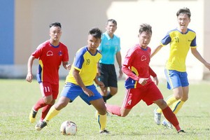 黃文進（左一）被FIFA判罰全球禁賽5年。（圖源：楊秋）