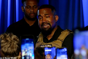 Kayne West 談及亡母時流下男兒淚。（圖源：互聯網）