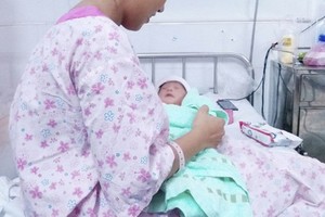 據了解，女嬰重2.2公斤，十分健康，目前母女倆均平安無恙。（圖源：院方提供）