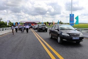 番石榴橋通車現場一瞥。（圖源：越通社）