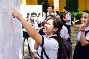 考生查詢考試成績。（示意圖源：VNN）