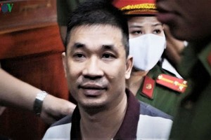 特大非法生產毒品、毒販團夥頭目文敬楊（中）被判死刑。（圖源：VOV）