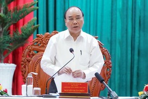 政府總理阮春福主持會議。（圖源：光孝）