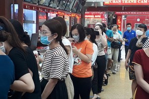 不少人已把此前買入的黃金趁著昨天下午金價突然高漲紛紛賣出。（圖源：耀基）