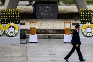 日本首相安倍晉三 8月6日在廣島出席原爆紀念儀式。（圖源：AFP）