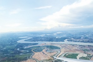 從高空俯瞰天與地，讓人心曠神怡。