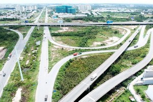 本市優先發展交通基礎設施以紓解增長羈絆。