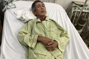 敖文昌在阮知方醫院心臟科病床上。