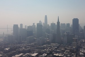 當地時間8月21日，美國舊金山籠罩在薄煙之中。（圖源：互聯網）
