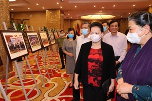 國會主席阮氏金銀及國會常務副主席從氏放出席AIPA 41活動總檢查。（圖源：越通社）