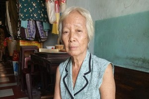 李巧美老來患病又舉目無親。