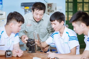 本市職技專校向學生介紹新技術。（圖源：貴中）