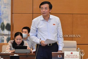 國會秘書長阮幸福在會上發言。（圖源：Quochoi.vn）