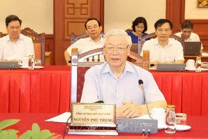 黨中央總書記、國家主席阮富仲出席主持會議。（圖源：越通社）