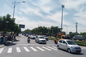 重修後的陳文饒街路幅寬達42米，共六條車道。（圖源：V. Tú）