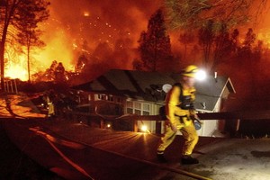 截至當地時間9月30日，美國加州2020年山火季的燃燒面積已超過380萬英畝，為有記錄以來的最高水平。（圖源：互聯網）