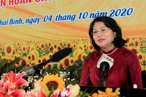 國家副主席鄧氏玉盛在大會上致詞。（圖源：越通社）