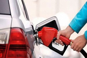 RON95汽油每公升1萬5122元。（示意圖源：田升）