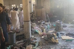 學校在爆炸後一片狼藉。（圖源：推特）