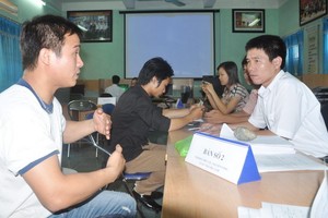 有關單位向勞動者提供諮詢。