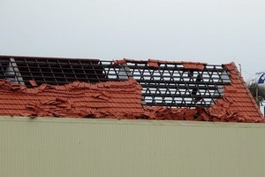 根據初步統計，9 號颱風造成廣義省84,499 間住房被掀頂和損壞。（圖源：廣義報）