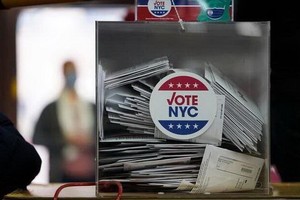 截至美國東部時間10月30日晚，2020年美國大選提前投票的選民數量已超過8600萬，其中郵寄投票數量超過5500萬。（圖源：新華社）