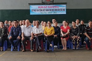 2020-2021學年度第十三屆華人學生越文語文免費培訓班開課儀式。