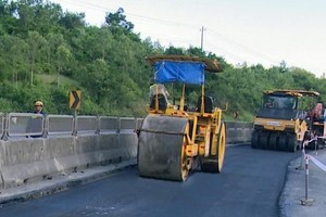 碎石瀝青鋪設路面。（圖源：春兆）