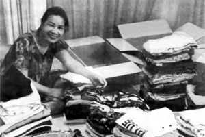 舊衣服在送給中部災民之前已獲分類和折疊整齊。