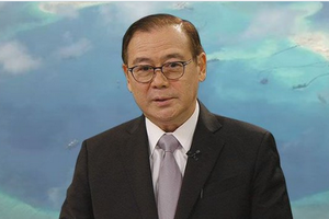 菲律賓外交部長洛欽。（圖源：CNN）