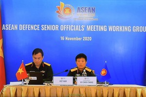 越南ADSOM WG組長武戰勝中將（右）主持會議。（圖源：元海）