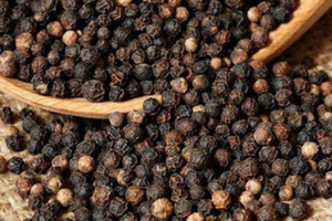 胡椒再度漲價。圖為乾黑胡椒。（示意圖源：互聯網）