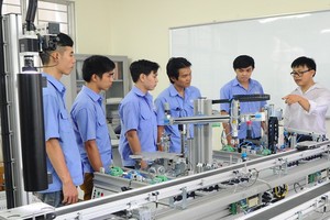 勞工須在學期間學習專業知識與軟技能。