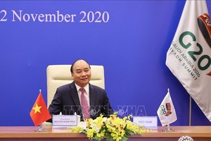 越南政府總理阮春福出席會議。（圖源：越通社）