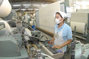 豐富股份總公司的生產線一瞥。