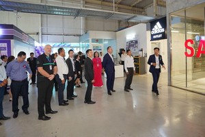 各界嘉賓出席MM Mega Market 大超市新張典禮。（圖源：阮莊）