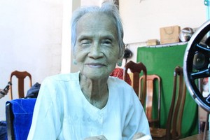 本市越南英雄母親吳氏吉將於本月9日出席第十次全國愛國競賽大會。（圖源：功趙）