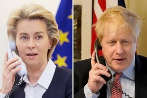 圖左：歐盟委員會主席馮德萊恩；圖右：英國首相約翰遜。（圖源：互聯網）