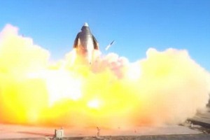 當地時間9日，SpaceX發射的“星舟”SN8原型機在測試任務中爆炸。 （圖源：SpaceX）