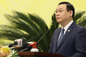 河內市委書記王廷惠在會議上發表講話。（圖源：文牒）