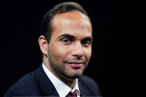 帕帕佐普洛斯在“通俄”調查中作偽證，一度入獄。（圖源：路透社）