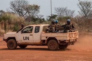 聯合國維和人員在中非共和國的班巴里鎮巡邏。（圖源：聯合國）