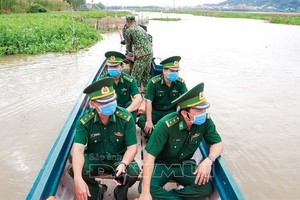 富國島邊防部隊加強開展海上巡邏監控疫情工作。