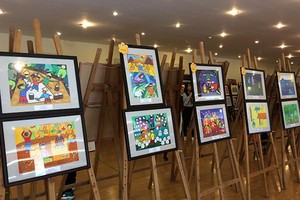 圖為上屆“綠色風采”少兒繪畫比賽的得獎作品一瞥。（圖源：秋莊）