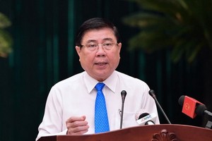 市人委會主席阮成鋒在會議上致開幕詞。（圖源：越勇）