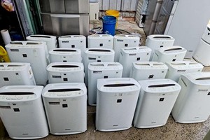 被查獲的部分翻新的空氣清新機。（圖源：范勇）