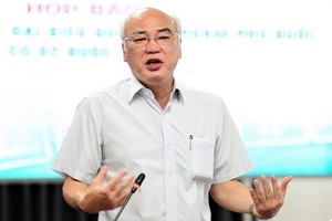 市委宣教處主任潘阮如奎在新聞發佈會上發表講話。