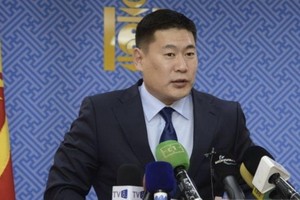 魯布桑那木斯來·奧雲額爾登27日下午就任蒙古國第32任總理。 （圖源：蒙古國國家通訊社官網）