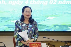 市委副書記、市人民議會主席、選舉委員會主席阮氏麗主持會議並發表講話。（圖源：黃雄）