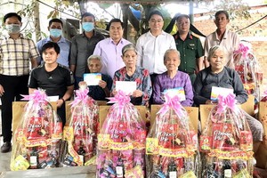 兩單位春節關照優撫對象